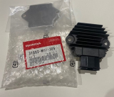 Lichtmaschienen-Regler/Gleichrichter Honda VFR750F/RC36/CBR1100 X X/SC35/RVF400R/NC35 Neu.